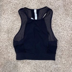 black lululemon cropped tank
